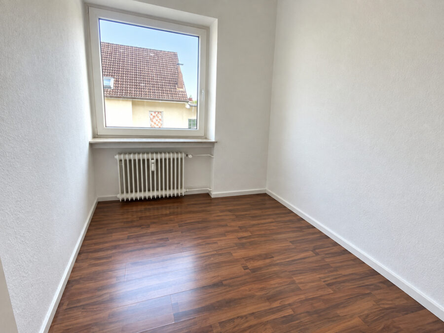 Zentrale Lage mit kurzen Wegen - Arbeits/-Gästezimmer