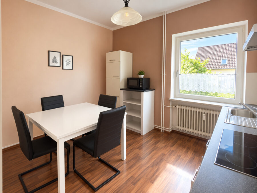 Zentrale Lage mit kurzen Wegen - Küche mit Essbereich