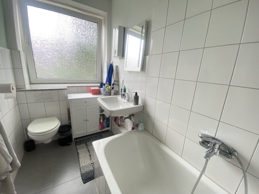 Zentrale Lage mit kurzen Wegen - Tageslichtbad