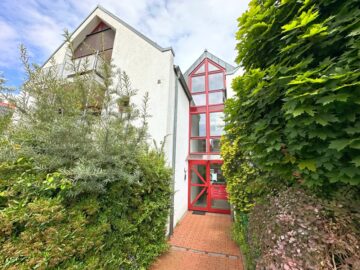 Wärmegedämmte Wohnung mit Balkonen und Carport, 33719 Bielefeld, Etagenwohnung