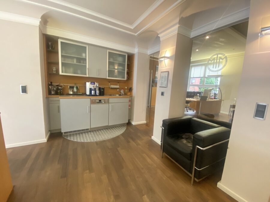 Bielefeld-Altstadt: Ertragsstarke Bürofläche für Anleger - Bild