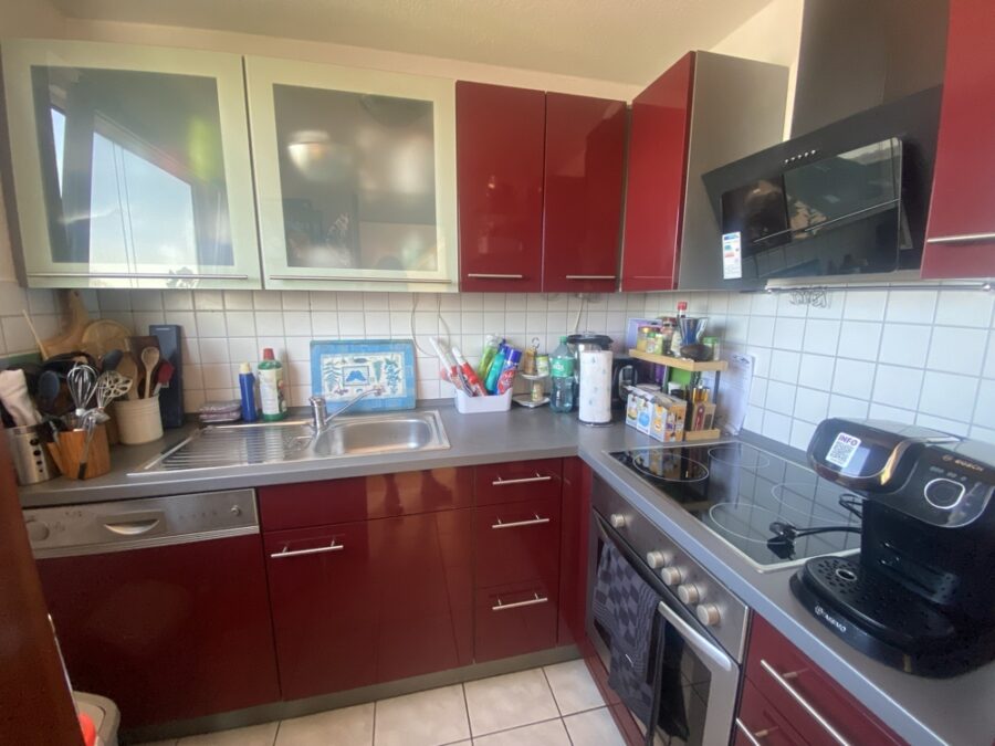 Sonne satt - helle 3-Zimmer-Wohnung in Bad Salzuflen - Einbauküche mit...