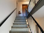 Beneidenswerte Aussicht über Bielefeld-Theesen - gepflegtes Treppenhaus