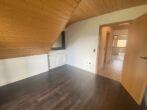 3-Zi-Wohnung + Dachterrasse für Sonnenanbeter - Schlafzimmer mit Balkonzugang