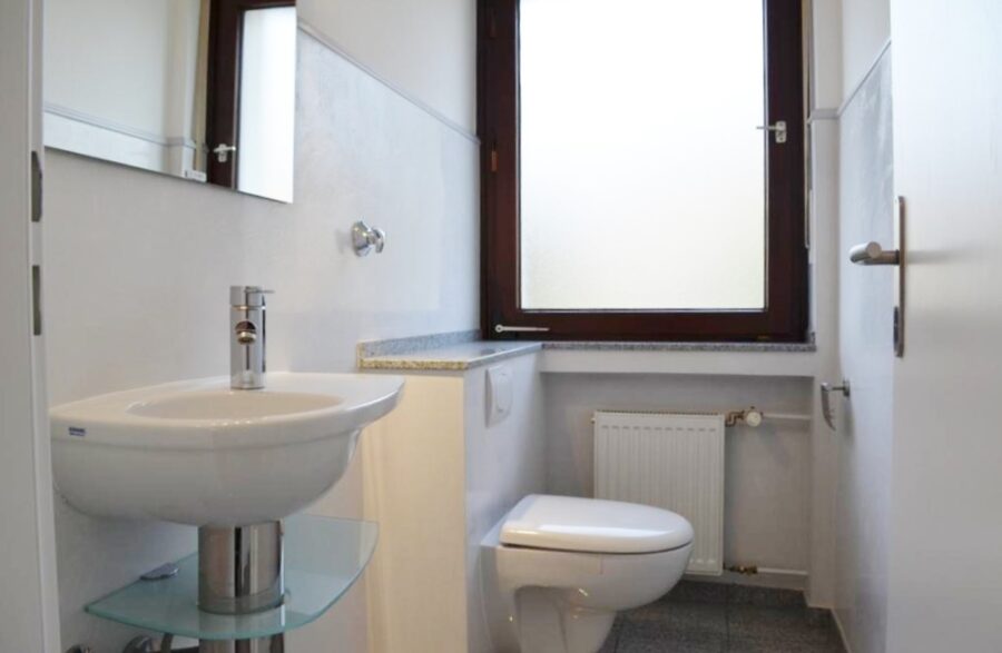 Auf gute Nachbarschaft in Bielefeld-Theesen - Gäste-WC