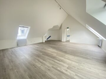 Renoviert über 2 Etagen mit Großraumbüro bzw. Konferenzraum!!, 33602 Bielefeld, Bürofläche