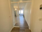 Renovierte SINGLE-Wohnung mit Loggia - Zugang Wohnzimmer