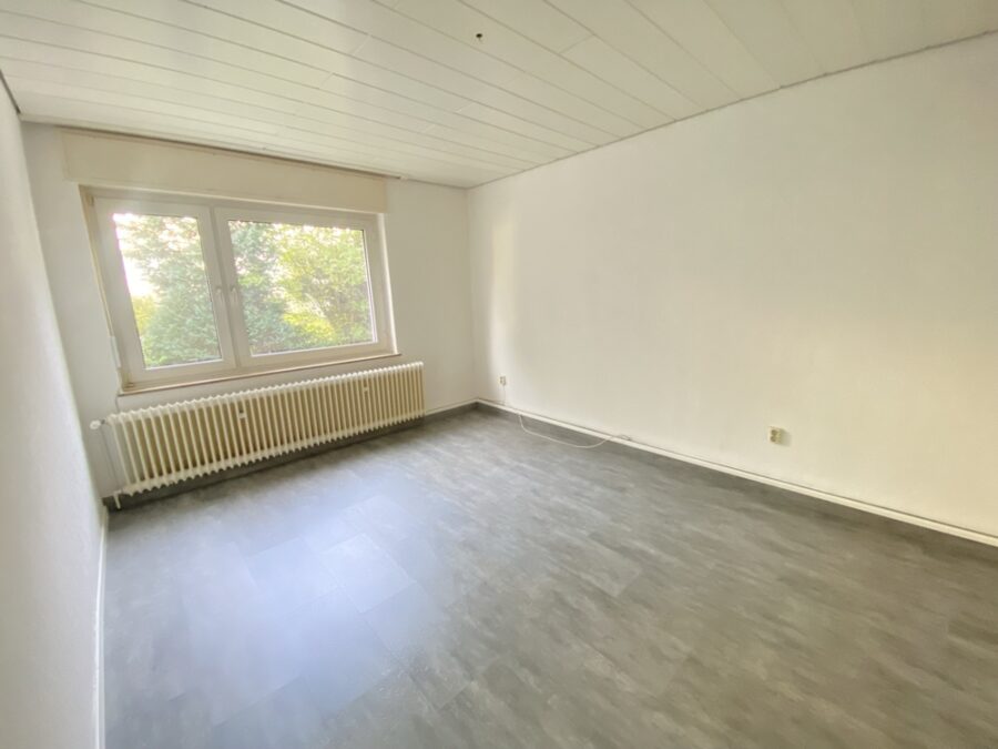 Sackgassenlage - Sonnenbalkon - Einbauküche - Schlafzimmer