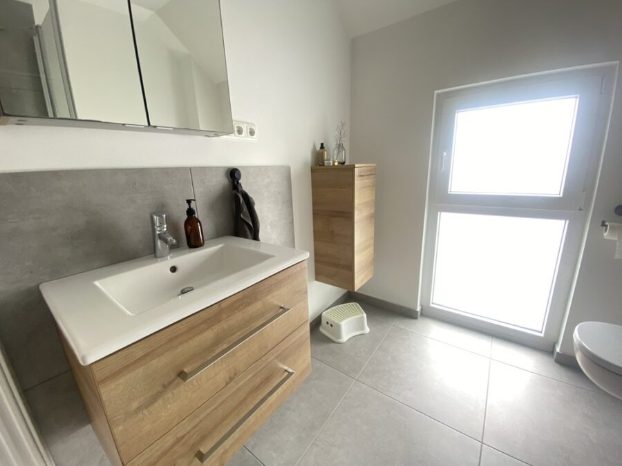 Zentral - modern - komfortabel - Modernes Bad