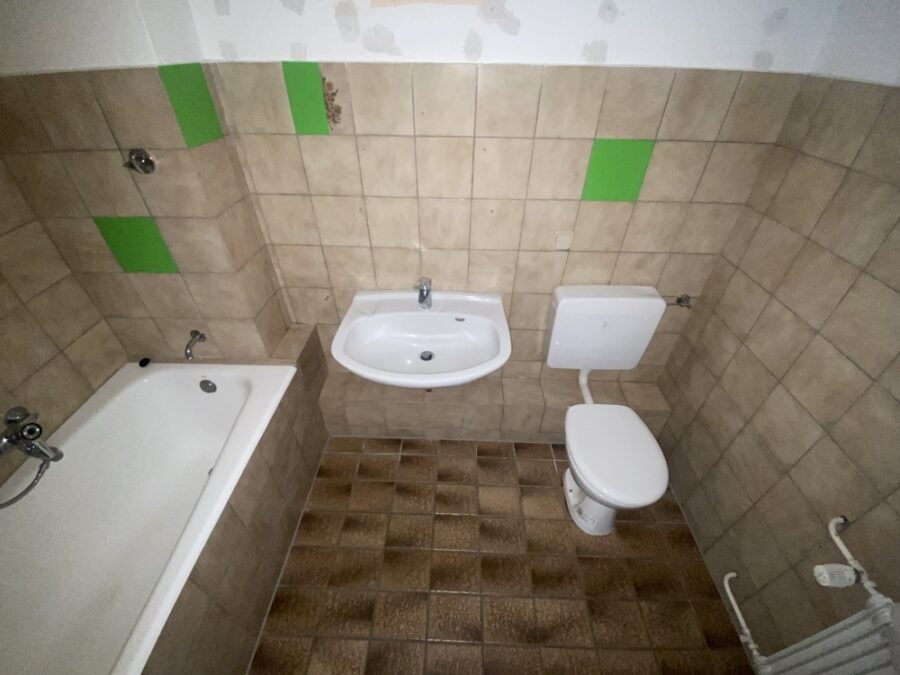 Singles - 2-Zimmer-Wohnung - Balkon – bezugsfrei - Bad