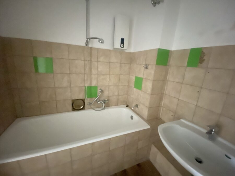 Singles - 2-Zimmer-Wohnung - Balkon – bezugsfrei - Badewanne