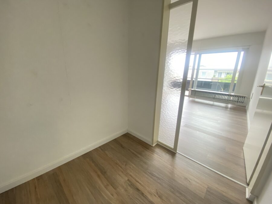 Singles - 2-Zimmer-Wohnung - Balkon – bezugsfrei - Eingangsbereich