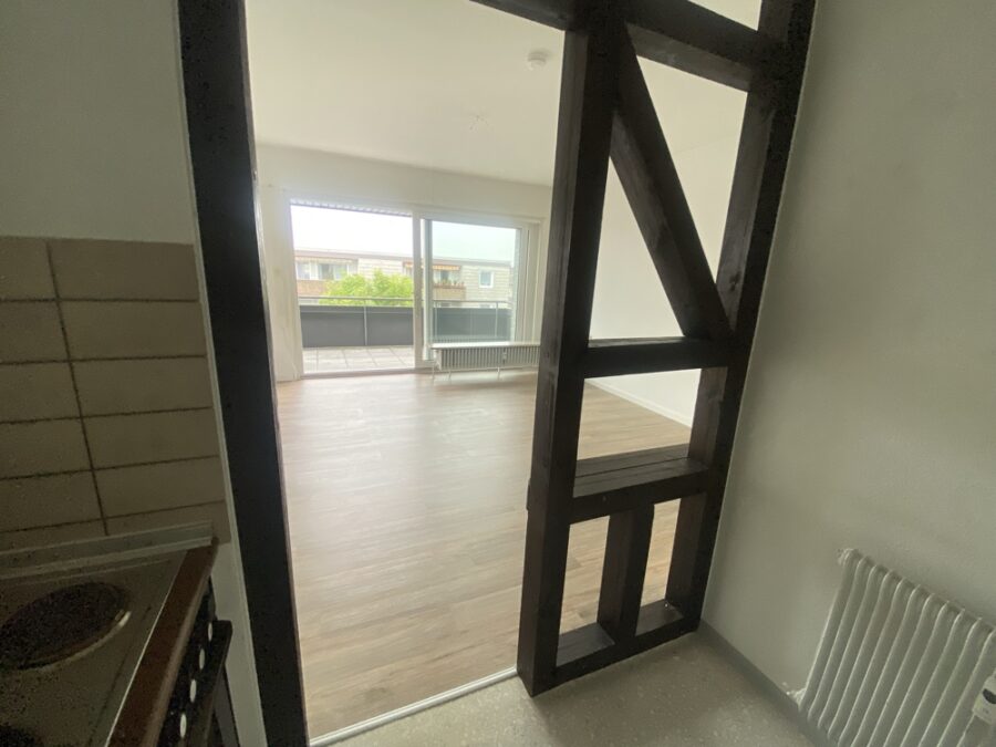 Singles - 2-Zimmer-Wohnung - Balkon – bezugsfrei - gemütlicher Raumtrenner