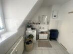 Dachgeschosswohnung - 3 Zimmer mit Einbauküche - Waschmaschinenanschluss