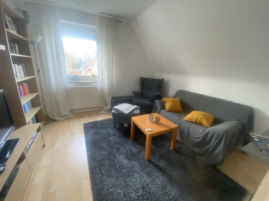 Dachgeschosswohnung - 3 Zimmer mit Einbauküche - Titelbild