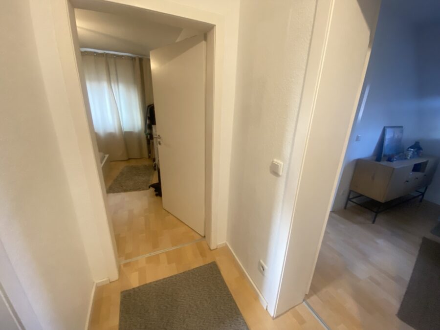 Dachgeschosswohnung - 3 Zimmer mit Einbauküche - Eingangabereich