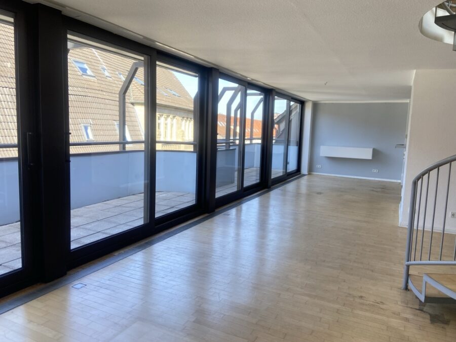 Bielefeld-Altstadt Maisonette Wohnung mit traumhafter Aussicht zur Sparrenburg - Essbereich