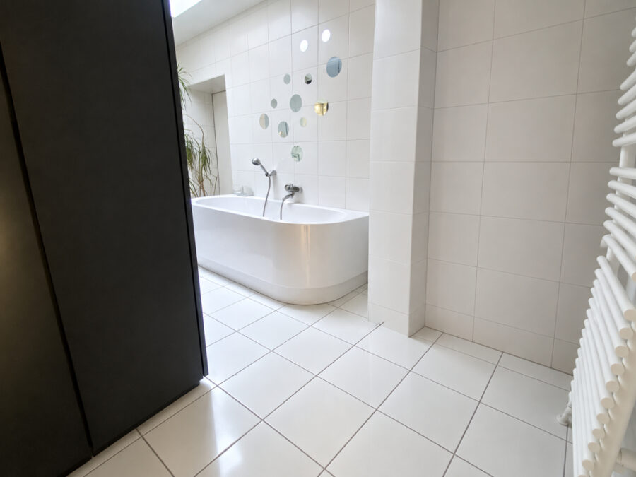 Bielefeld-Altstadt Maisonette Wohnung mit traumhafter Aussicht zur Sparrenburg - Bad mit Wanne