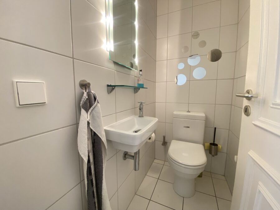 Bielefeld-Altstadt Maisonette Wohnung mit traumhafter Aussicht zur Sparrenburg - Gäste-WC