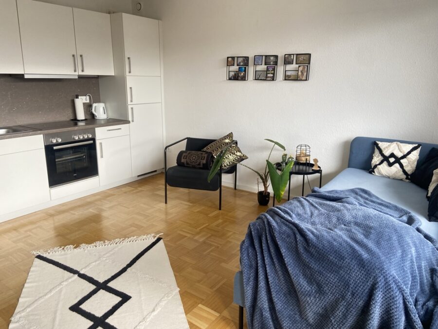 Klein aber fein - für Singles oder Pendler - Wohn/-Schlafraum mit Kochnische