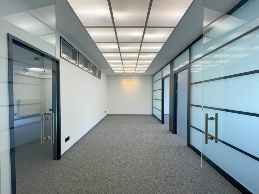 Musikerviertel: 3 Büros (98 m² / 122 m² / 135 m²) auf einer Etage! - Bild