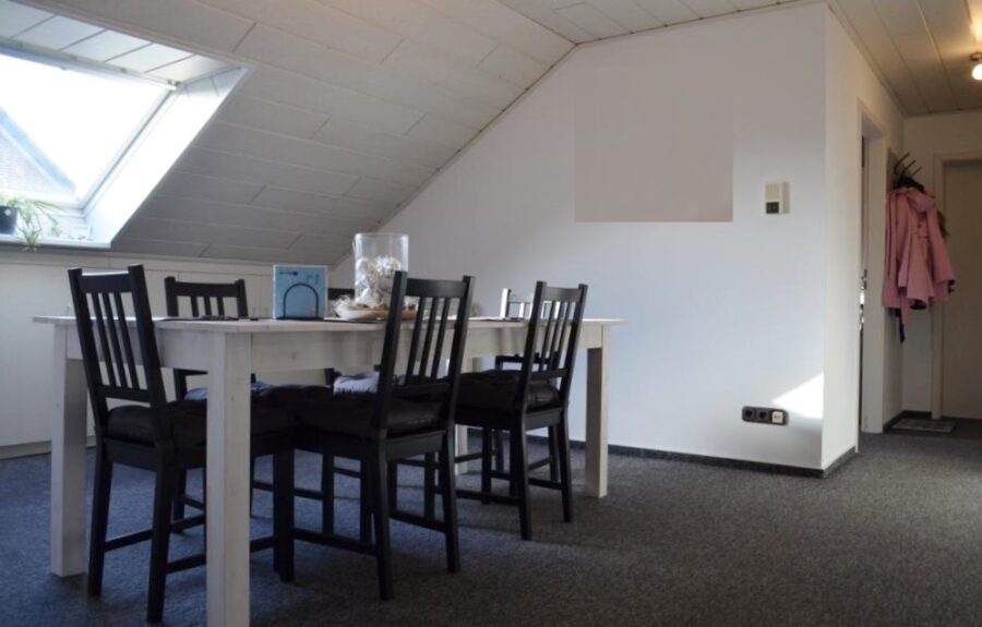 Theesen - mit Einbauküche und Stellplatz - separater Essbereich