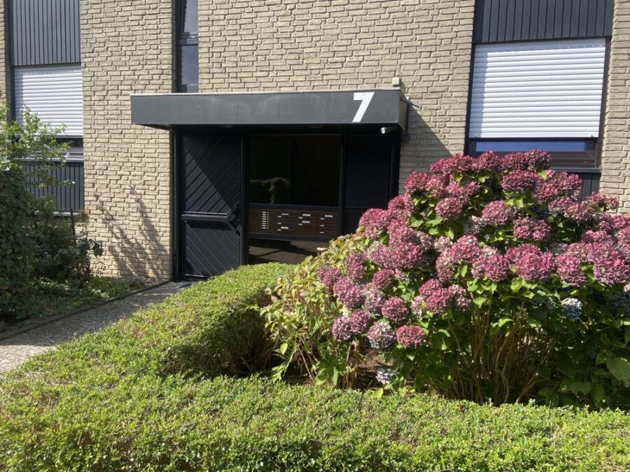 Apartment - perfekt für Singles und Pendler - Hauseingang