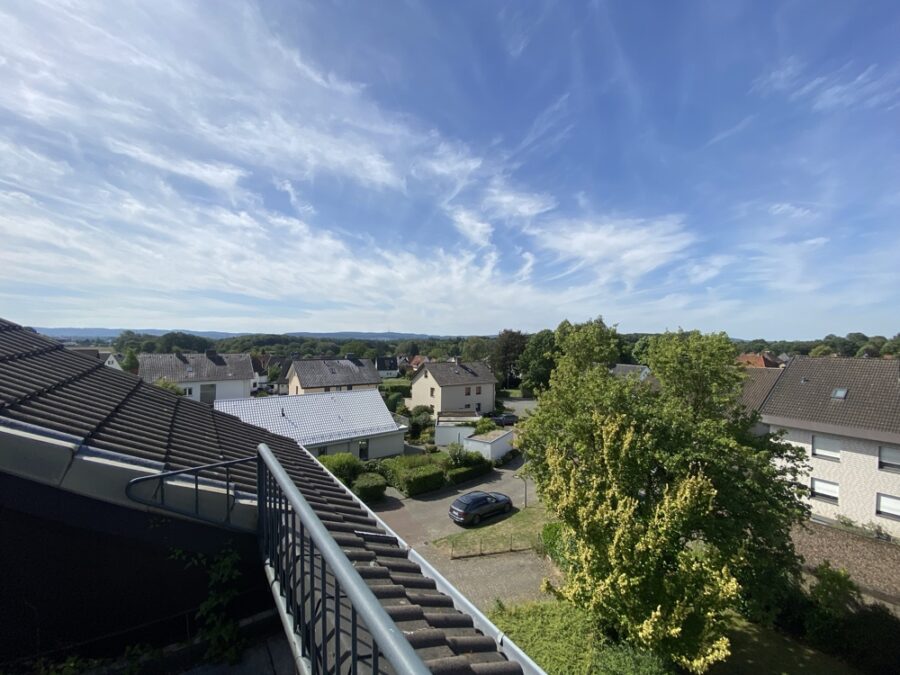 Apartment - perfekt für Singles und Pendler - Loggia-Ausblick